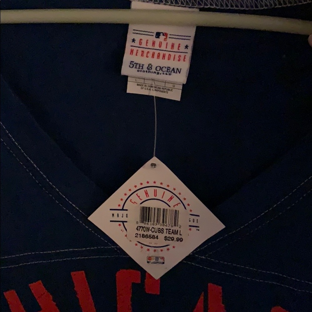 Women’s Chicago Cubs V-Neck Shirt - Picture 3 of 3